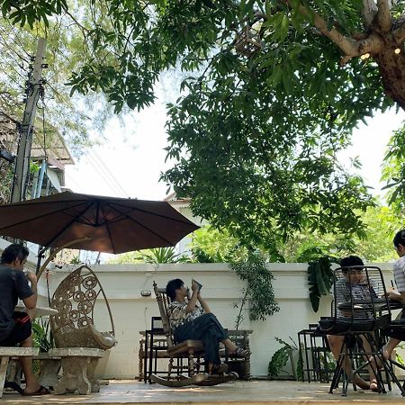 The Hidden House Hostel กรุงเทพมหานคร ภายนอก รูปภาพ