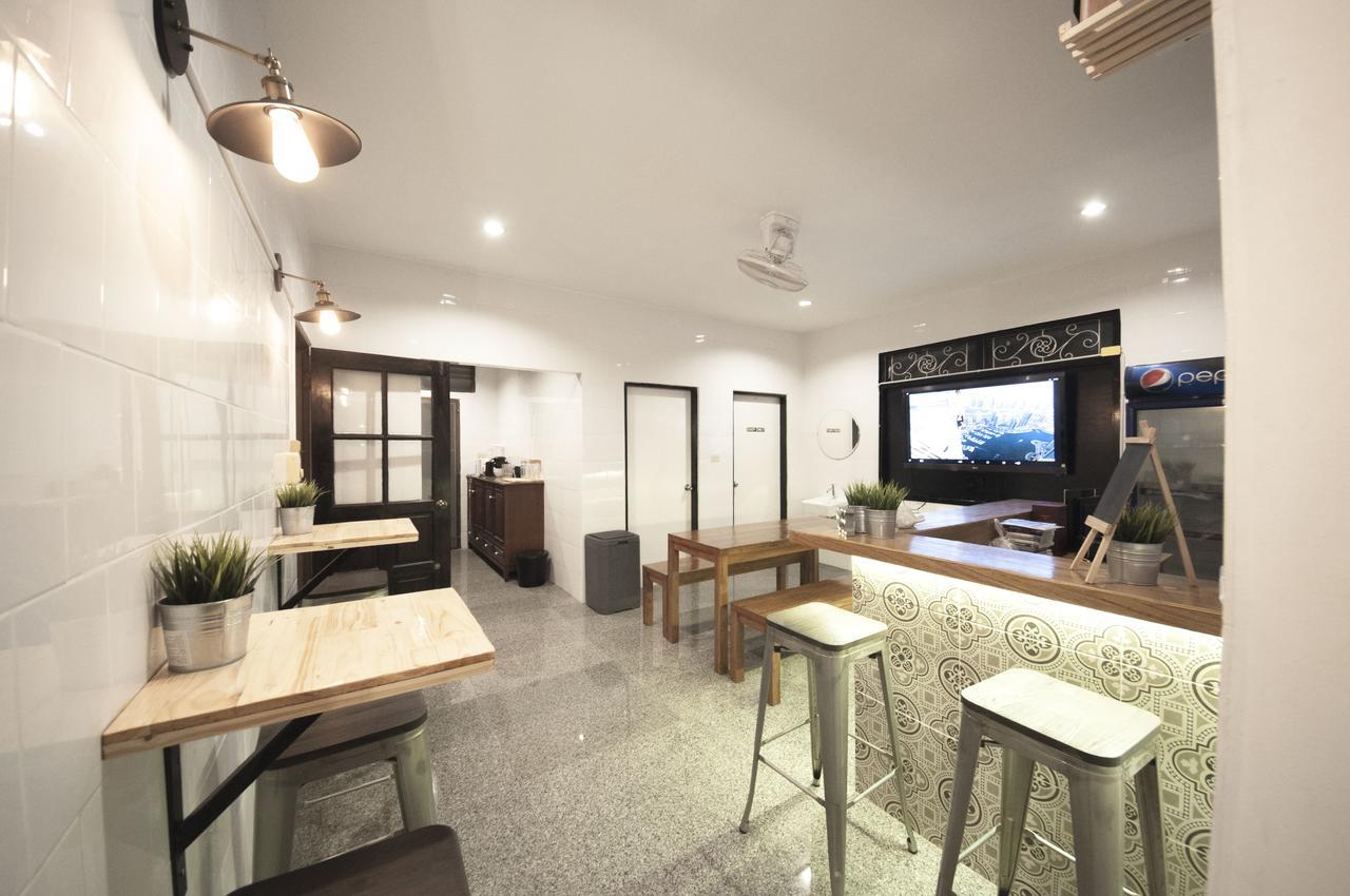 The Hidden House Hostel กรุงเทพมหานคร ภายนอก รูปภาพ