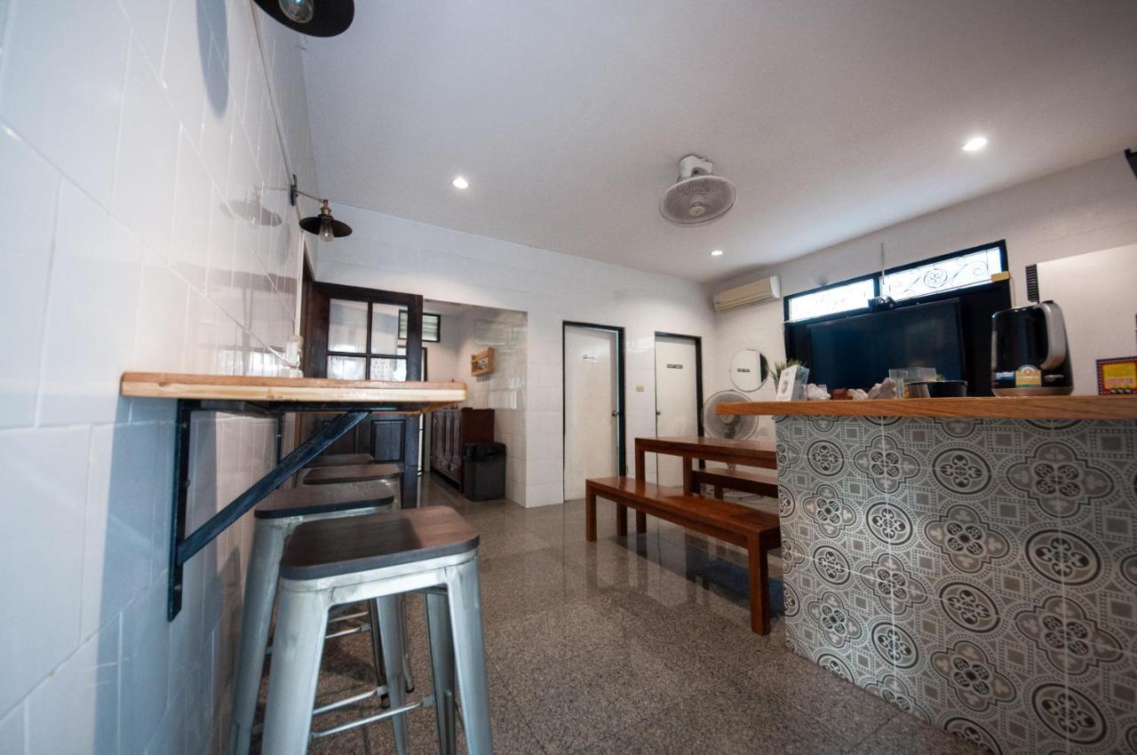 The Hidden House Hostel กรุงเทพมหานคร ภายนอก รูปภาพ