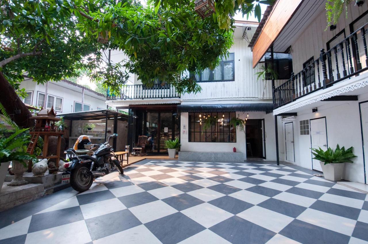 The Hidden House Hostel กรุงเทพมหานคร ภายนอก รูปภาพ
